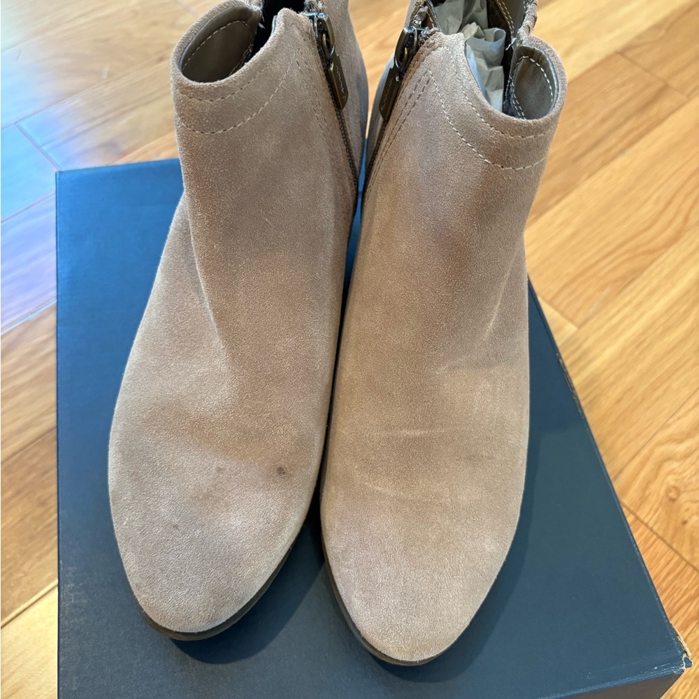 Women's Blondo waterproof Suede Ankle Boots